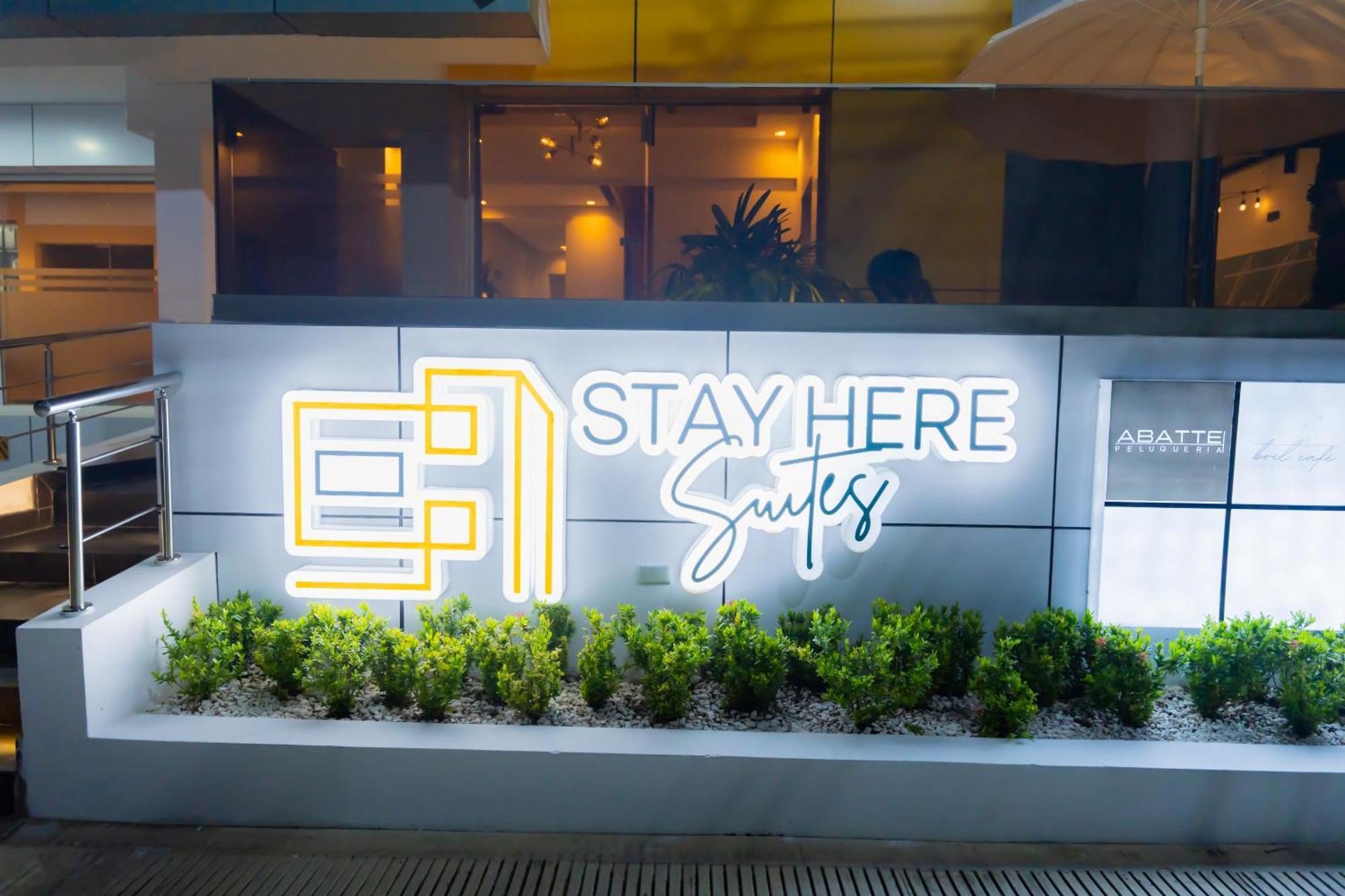 Hotel Stay Here Suites Santo Domingo Exterior photo