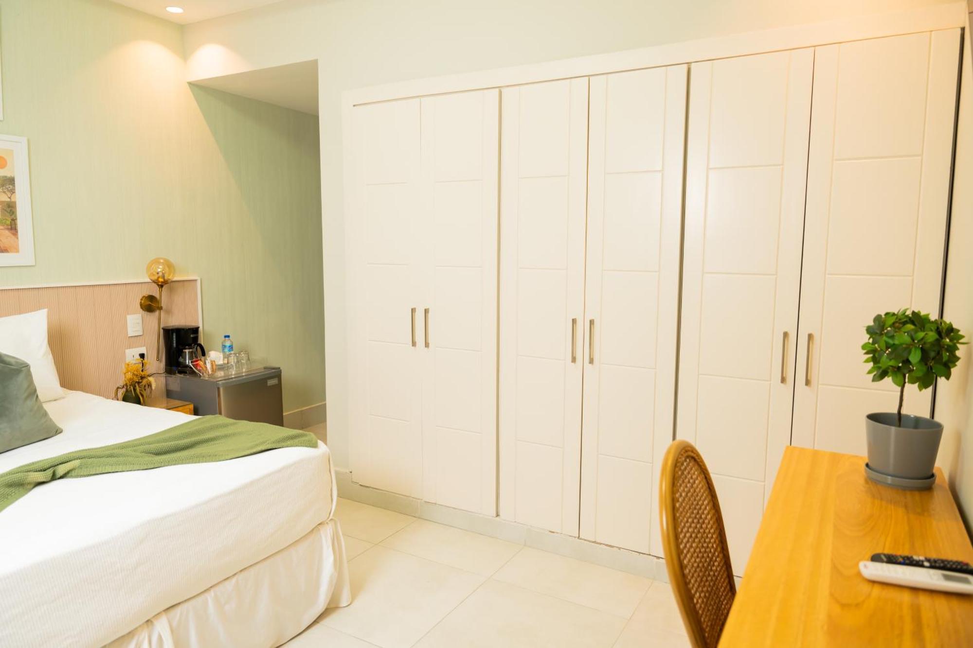Hotel Stay Here Suites Santo Domingo Exterior photo