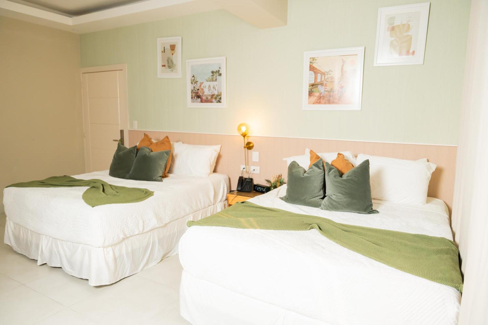 Hotel Stay Here Suites Santo Domingo Exterior photo