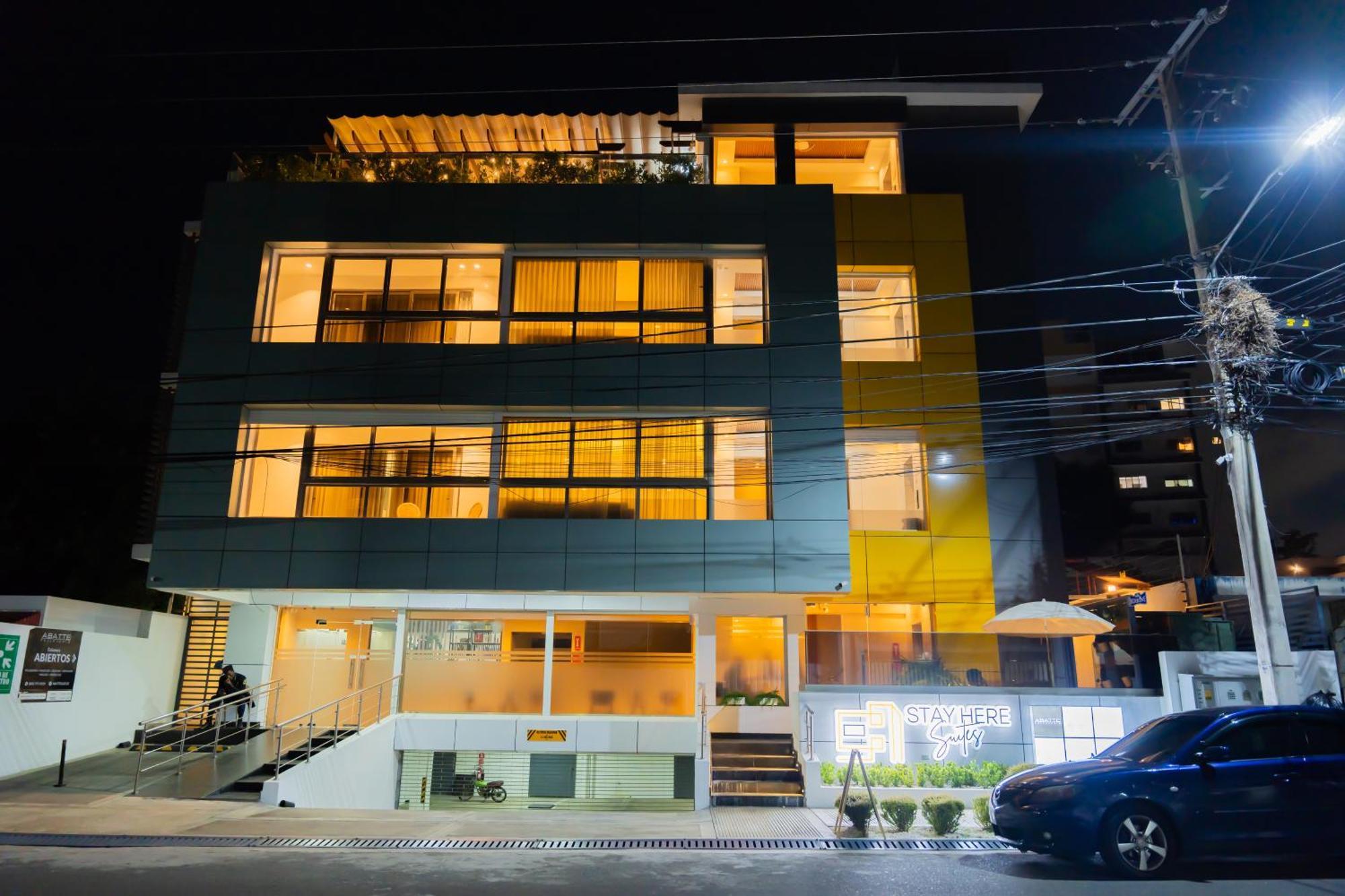 Hotel Stay Here Suites Santo Domingo Exterior photo